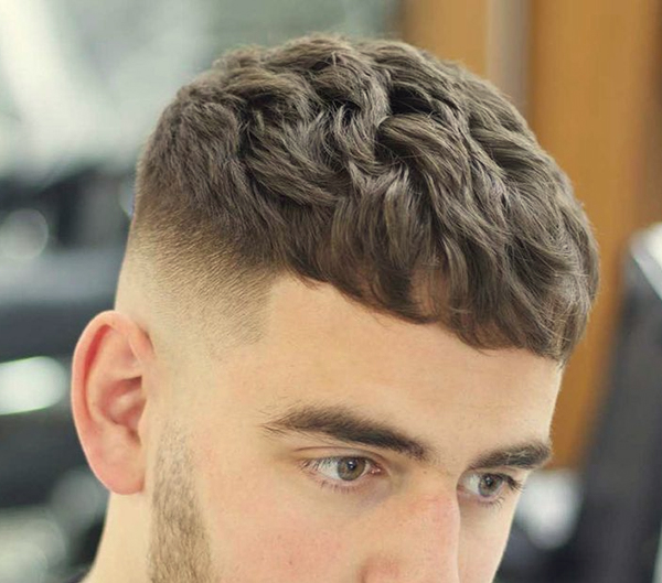 15 Iconic 90s Men's Hairstyles and Haircuts To Try In 2025