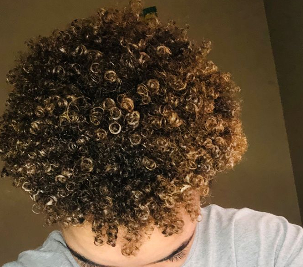 Blonde Highlights for Kinky Afro Hair: Bold and Defined